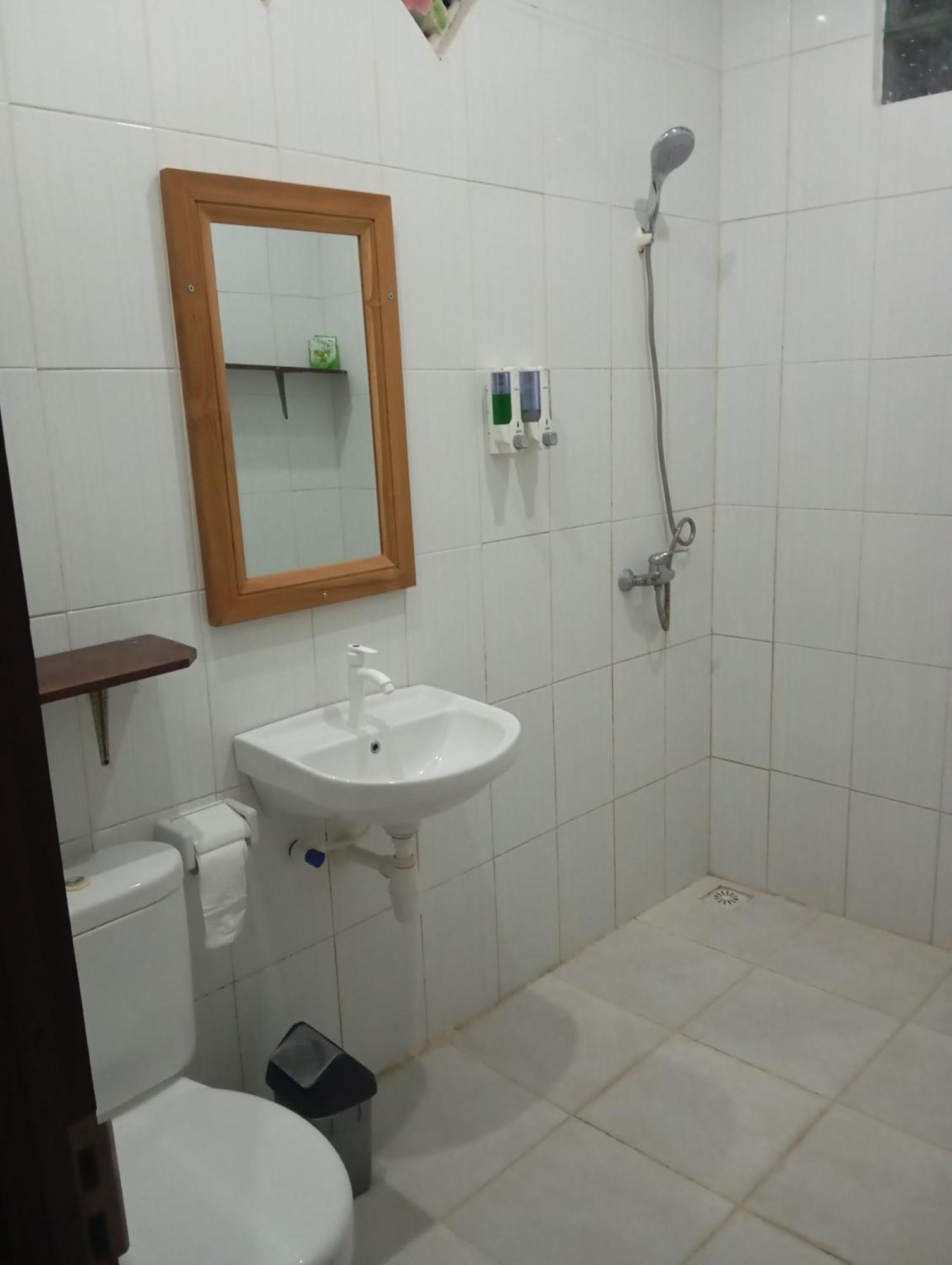 Belong Home Stay Lembongan Екстер'єр фото
