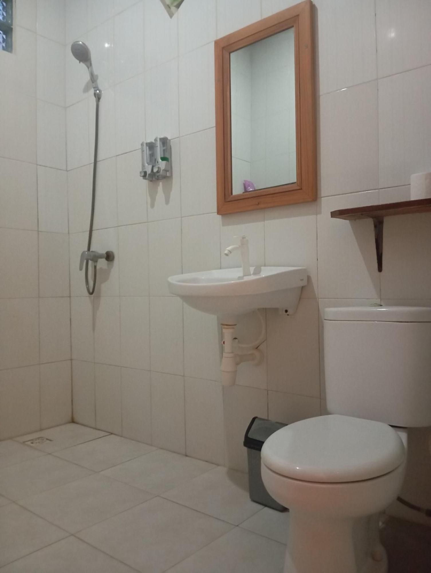 Belong Home Stay Lembongan Екстер'єр фото